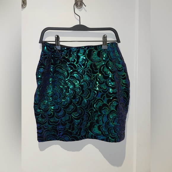 Sequin Mini Skirt - Picture 5 of 5